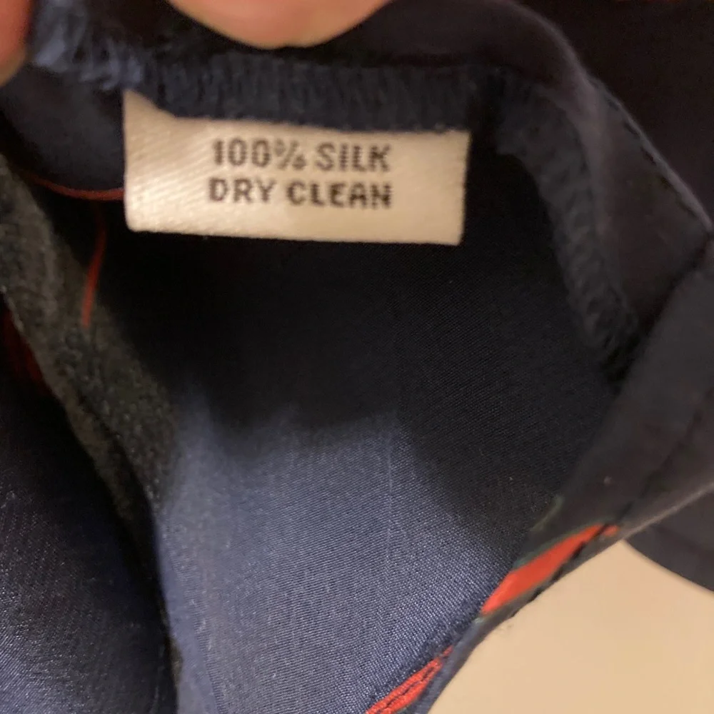 Tucker Silk Button Down Navy and Red Floral Blouse Size Small - Picture 4 of 4